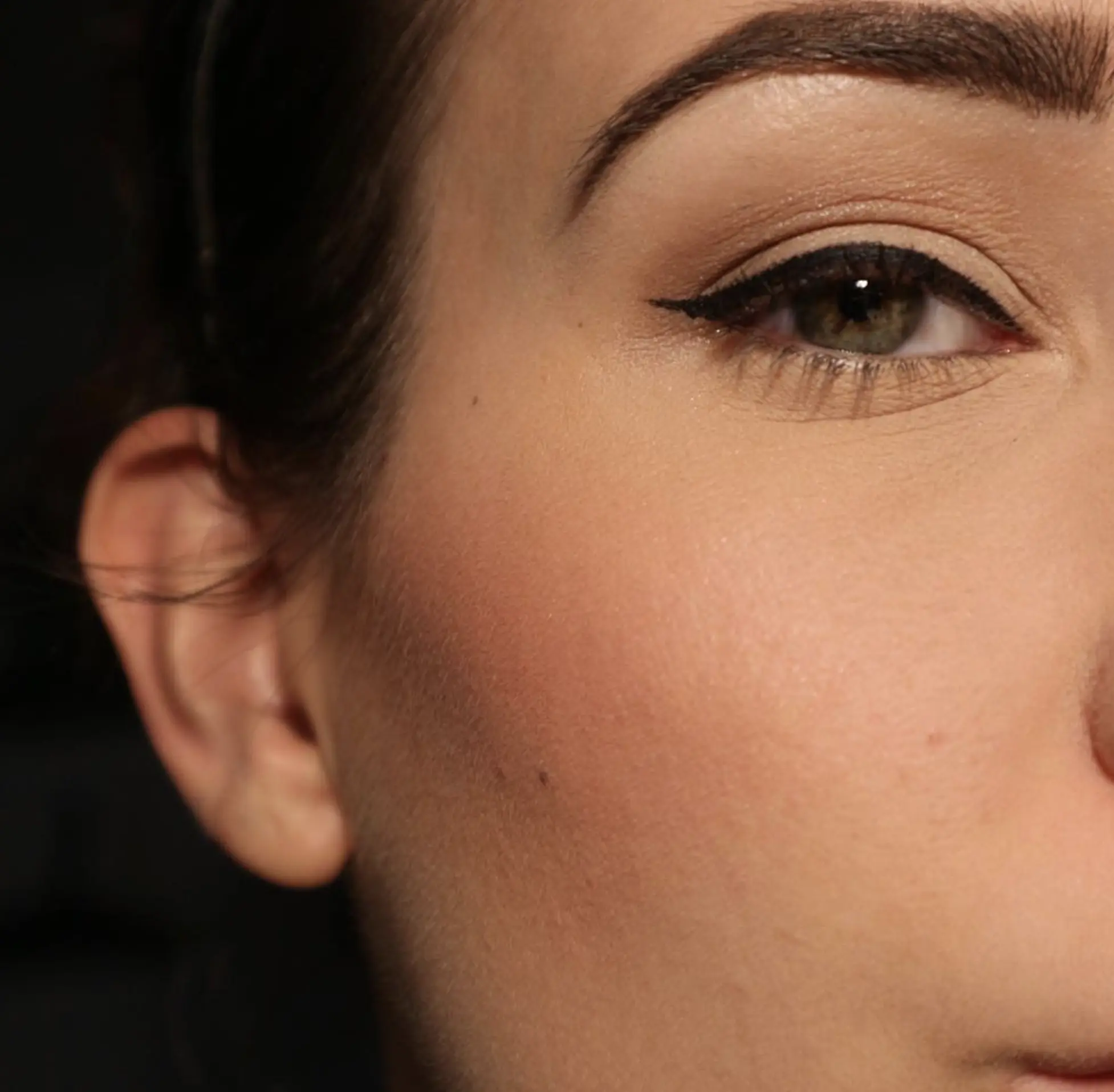 jbwhips.com | Lash Line vs Winged Eyeliner: Which One's Right for You?